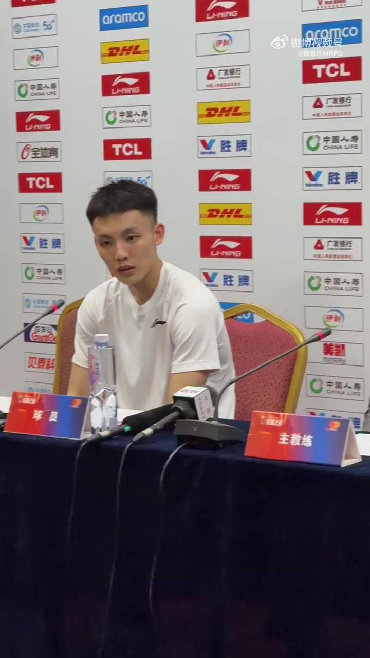 j9九游真人游戏第一平台👀徐杰：赛前杜导说这场就是摔跤&打架 哈维只配在上海嚣张