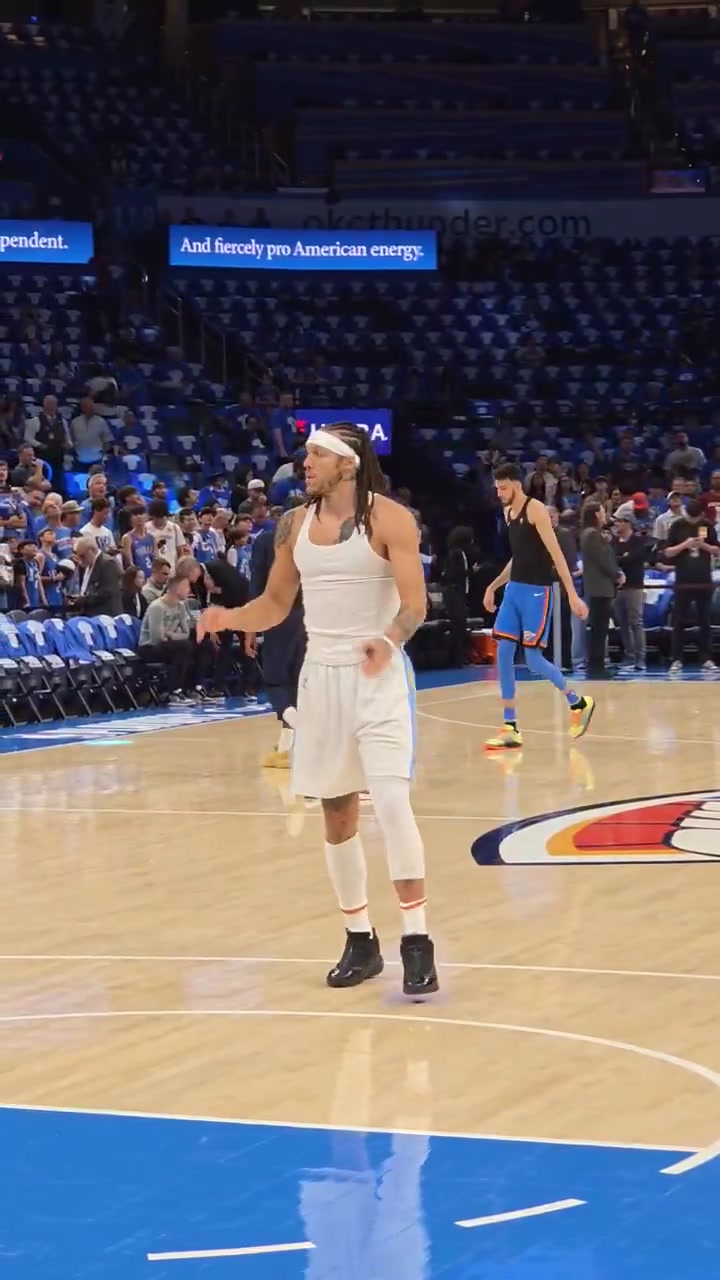 ag九游会亚洲真人第一品牌Amick：戈登热身强度为轻量级 未有任何跑动 且没有进行腿筋拉伸