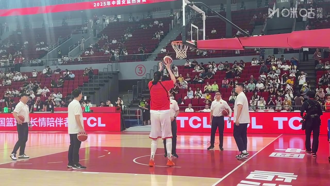 九游会j9官网真人游戏第一品牌今晚成年国家队首秀！张子宇赛前单独特训定点抛投 手感火热🔥